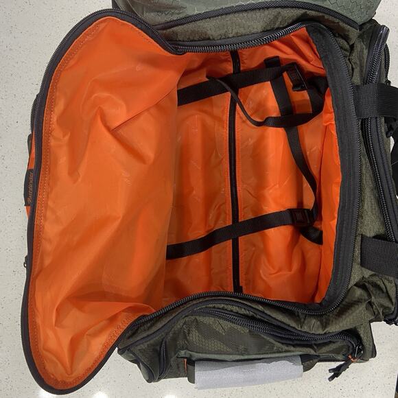 Pathfinder Gear Olive Green Rolling Travel Duffle Bag Carry-On - Picture 10 of 11